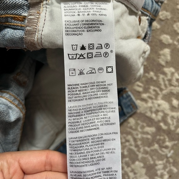 LEVI wedgie shorts - Picture 8 of 8